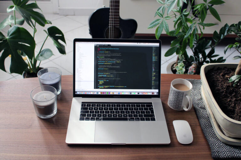 超初心者向け！HTML・CSSとは？コーディングのサンプル付きで解説