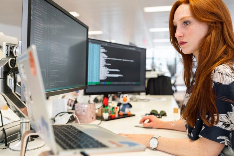 HTML/CSSコーディングの知識、手順、学習方法を解説