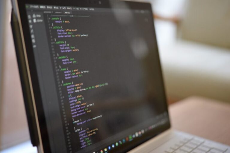 jQueryで特定の要素を隠すことができるhideメソッドの使い方と使用例